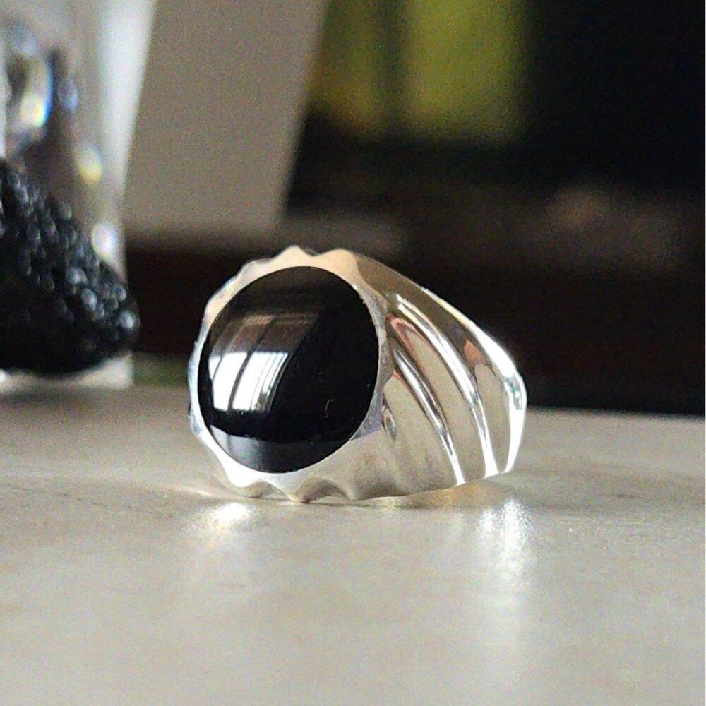 Men's Handcrafted Polished Natural Onyx Sterling Silver Ring - Picture 1 of 16